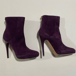 Jimmy choo ankle booties sueded purple high heels zip on back size 7 new no box